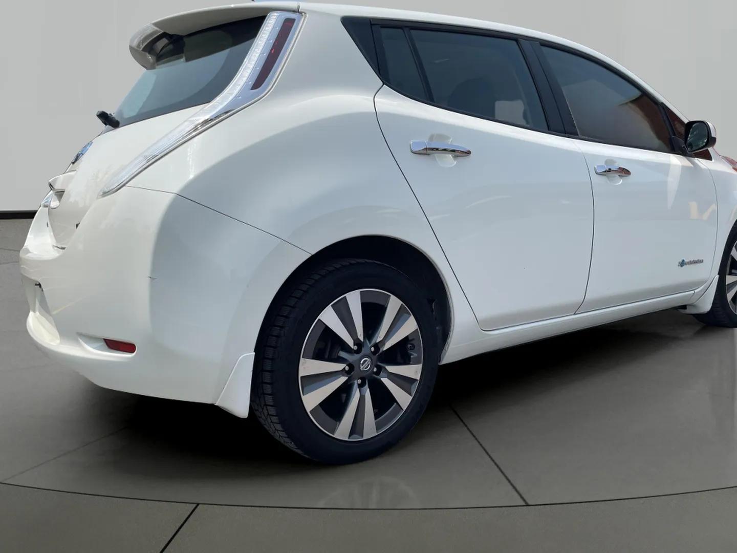 2016 Nissan LEAF