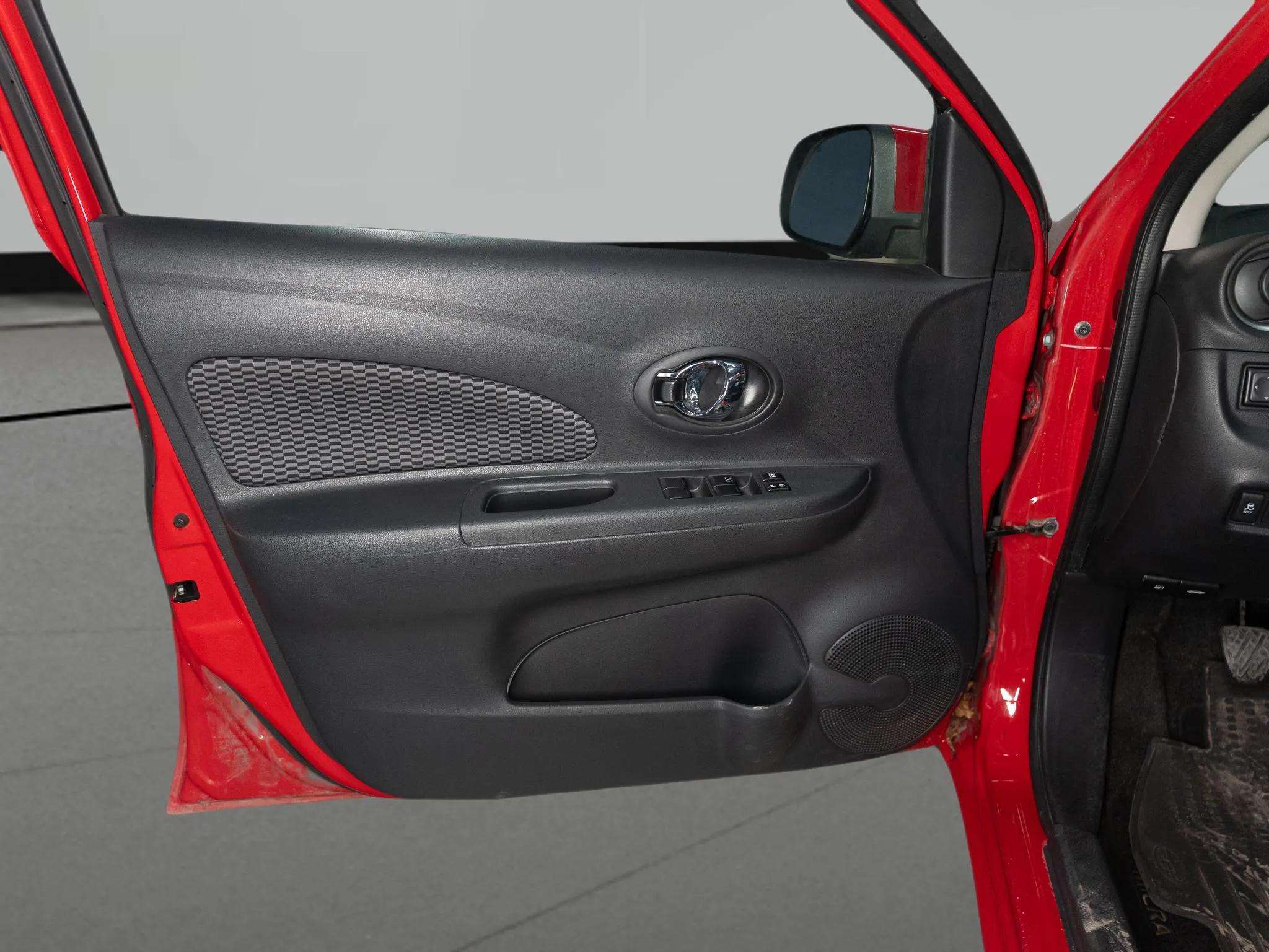 2016 NISSAN MICRA SV