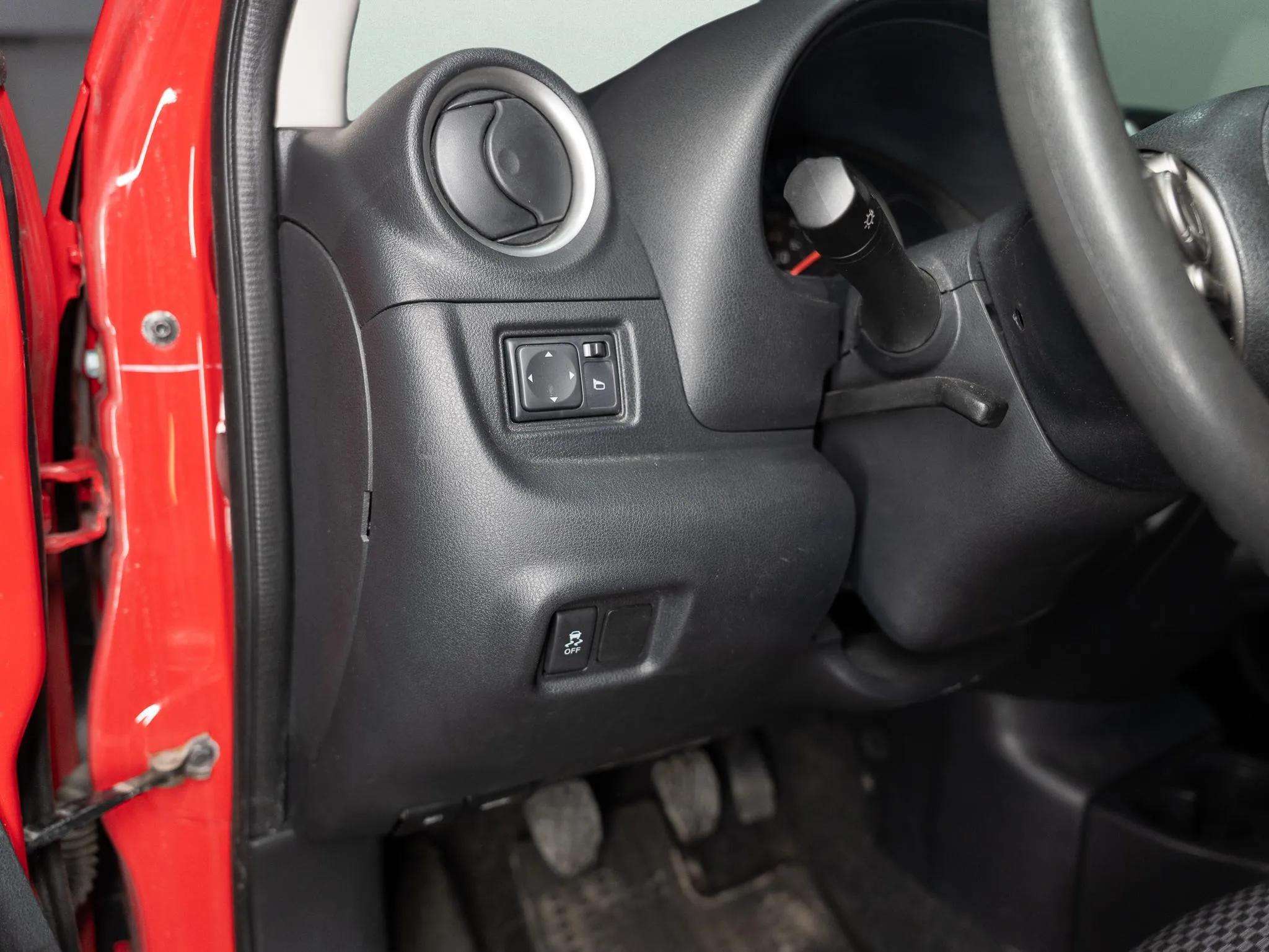 2016 NISSAN MICRA SV