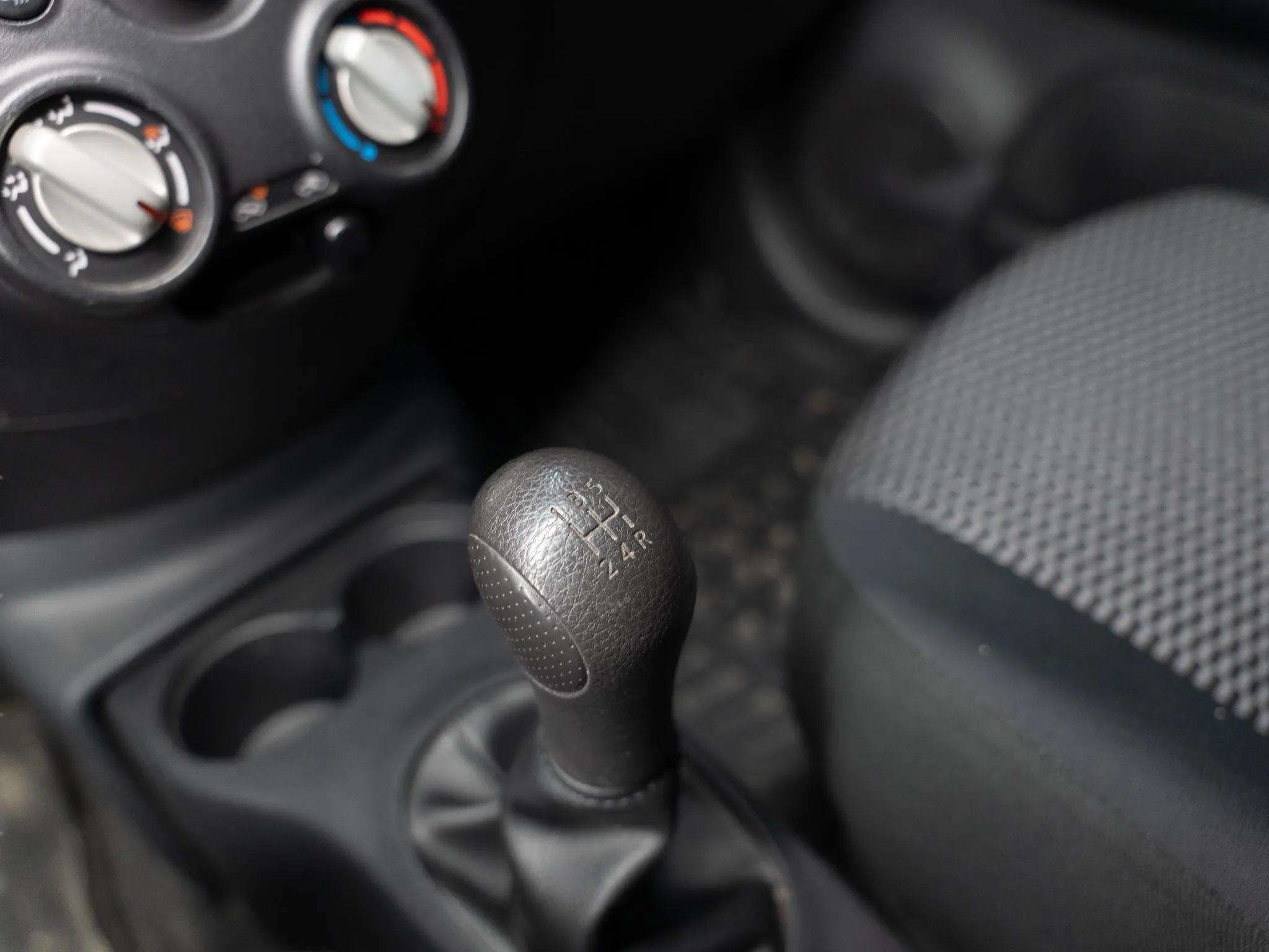 2016 NISSAN MICRA SV