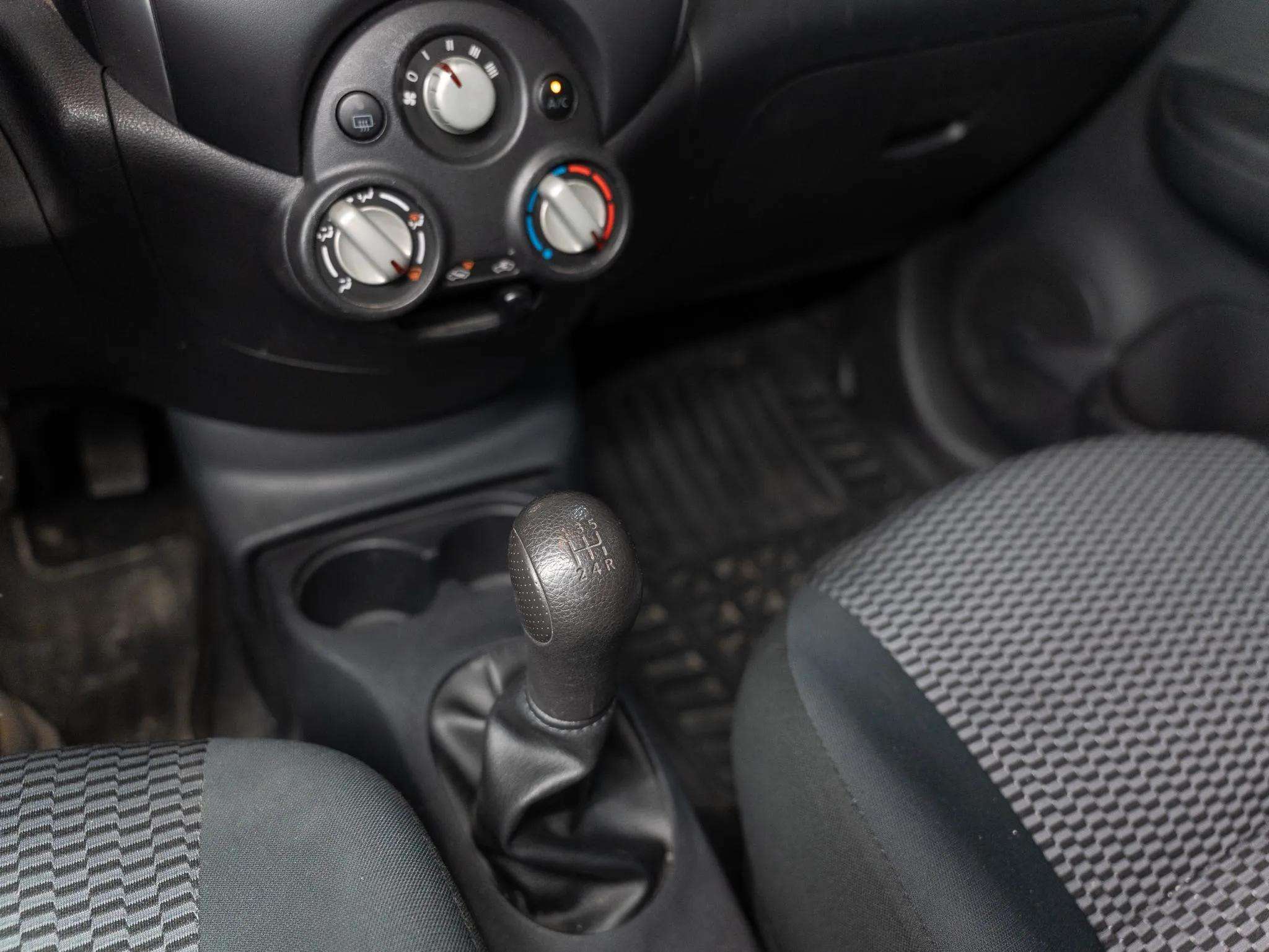 2016 NISSAN MICRA SV