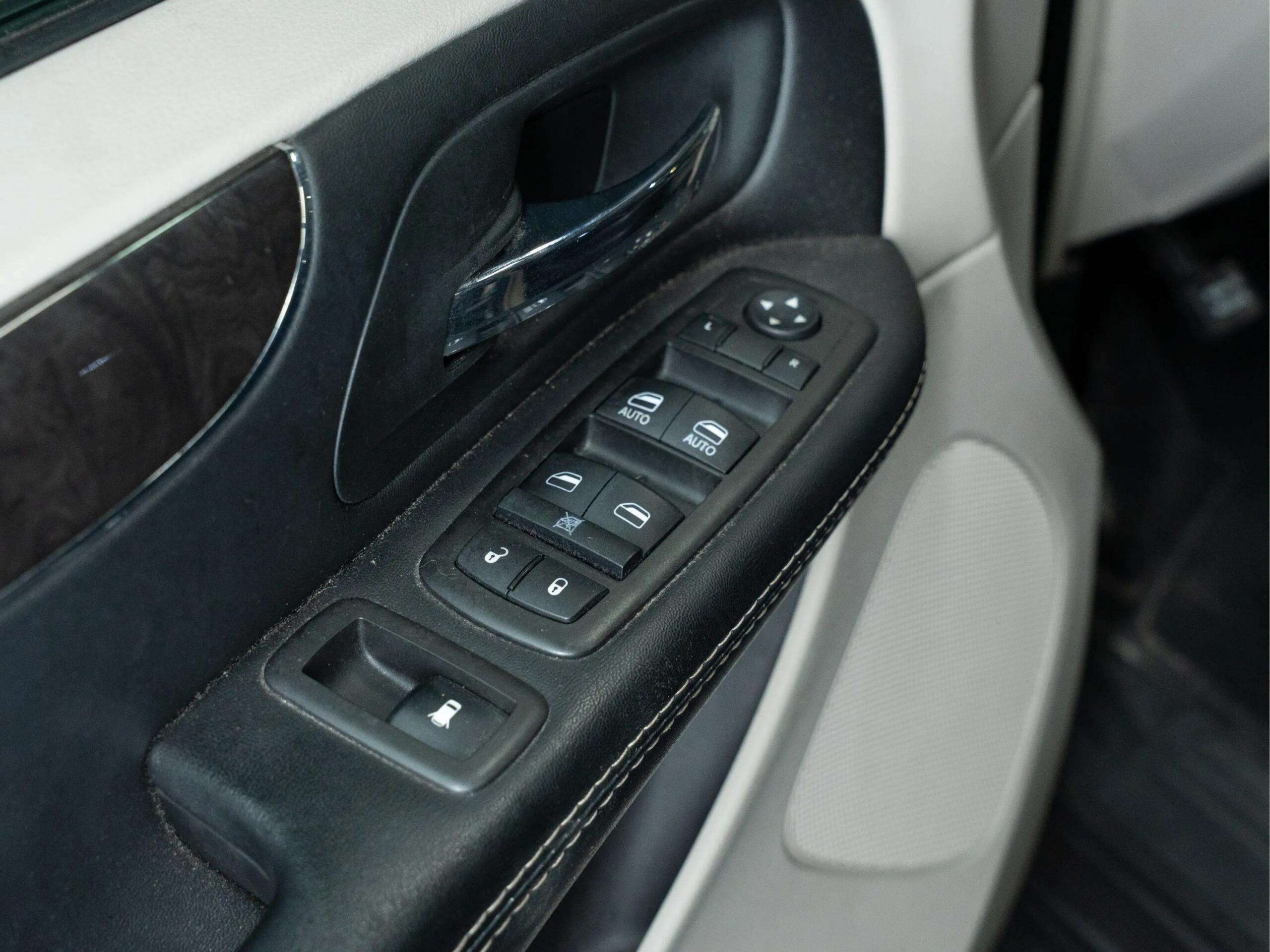 2015 CHRYSLER TOWN & COUNTRY