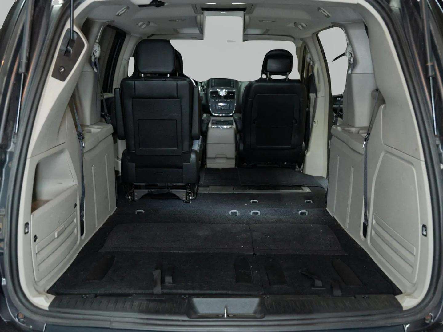 2015 CHRYSLER TOWN & COUNTRY