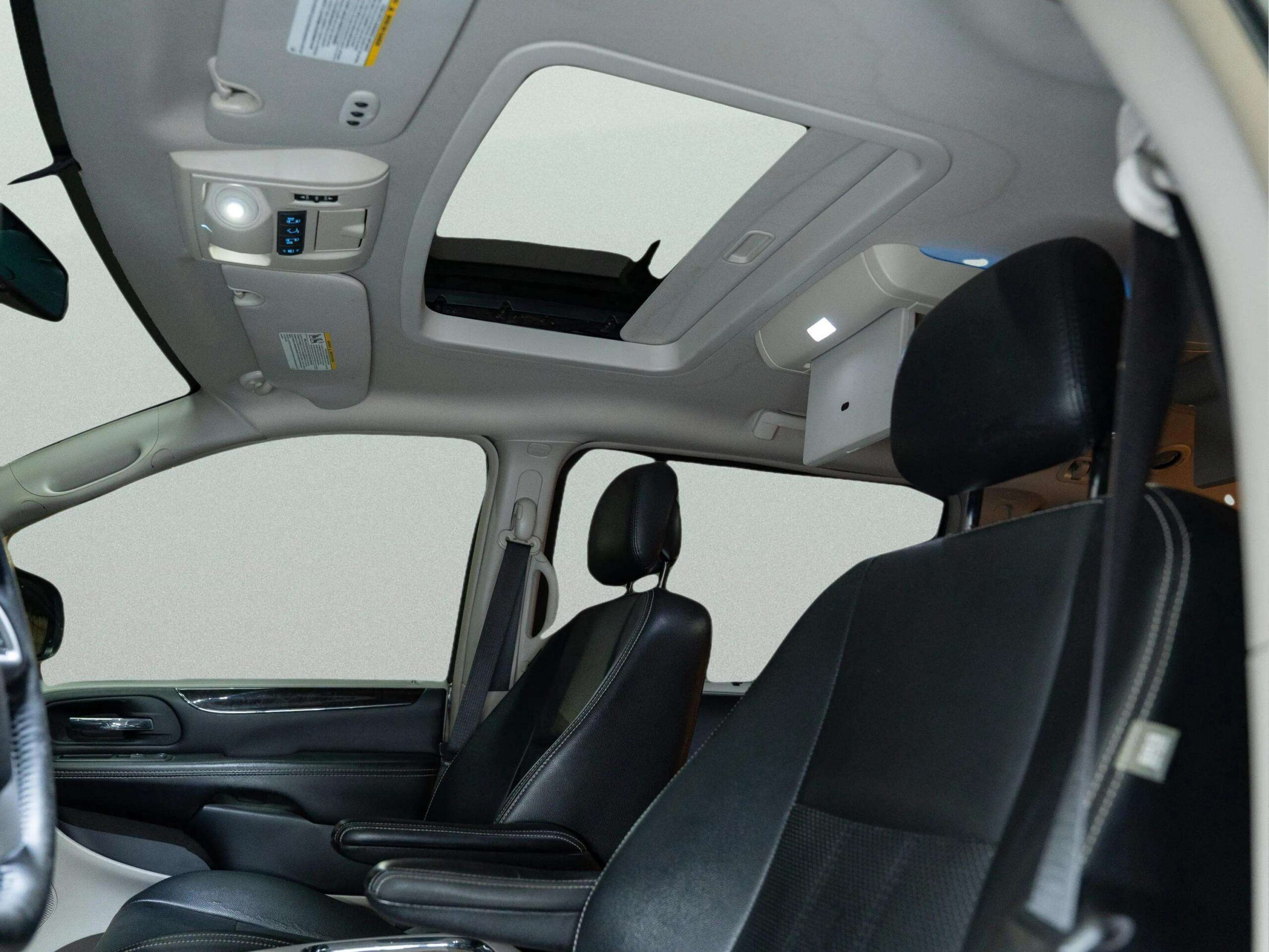 2015 CHRYSLER TOWN & COUNTRY