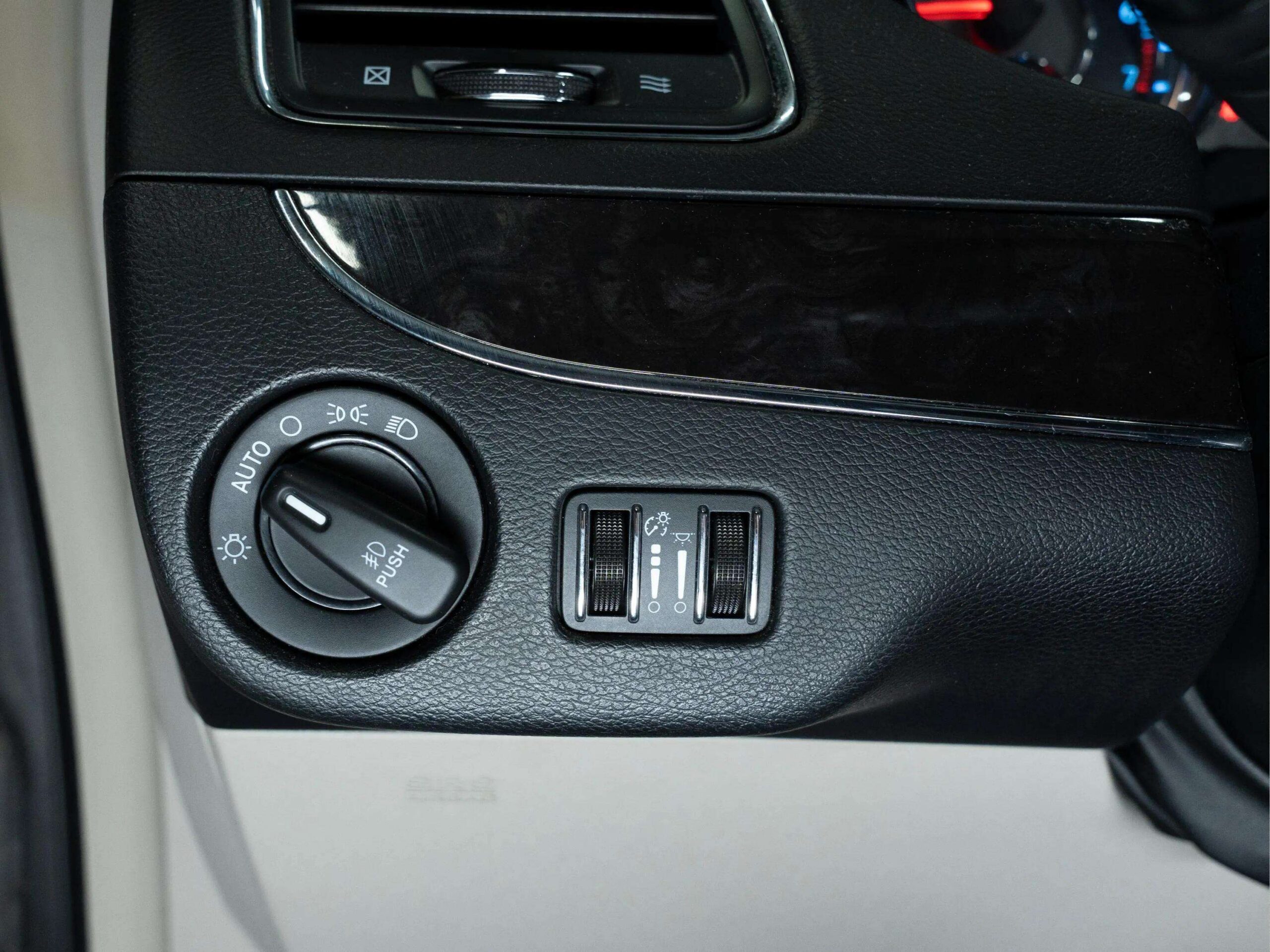 2015 CHRYSLER TOWN & COUNTRY